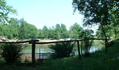 L'�tang de Nadine et Georges MACARY� pour du concours de p�che � Conc�ze. Etang priv� de 1 ha pour la p�che situ� a moins d'un km du g�te de Leycuras