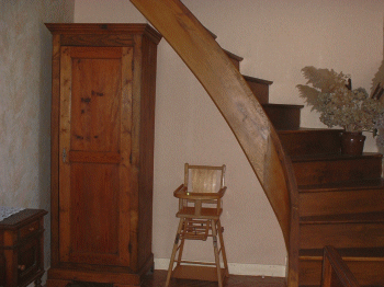 Chaise et accessoires diversdans le G�te est class�e " g�te 2 �pis" par l'association des G�tes de France de la Corr�ze.